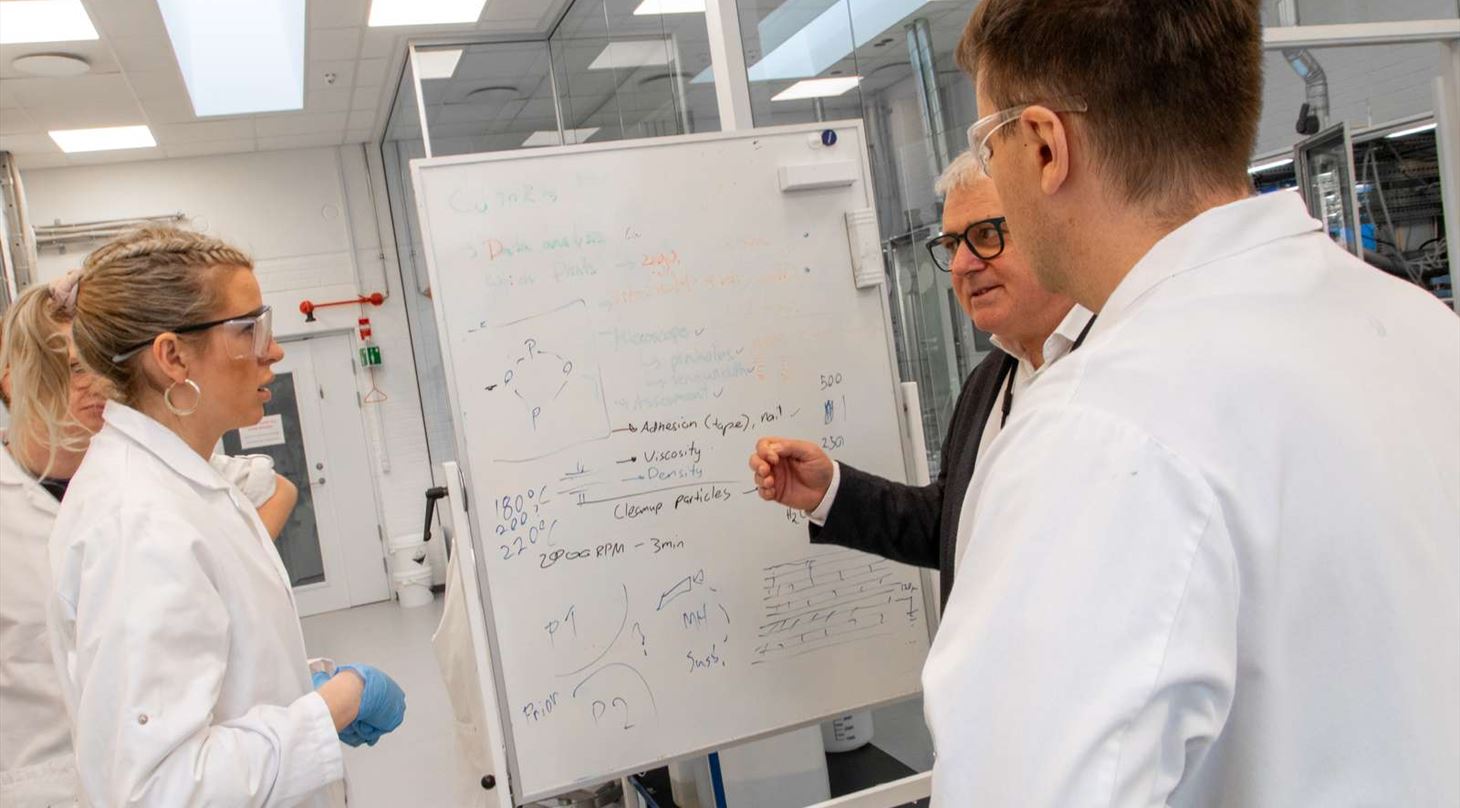 People in lab